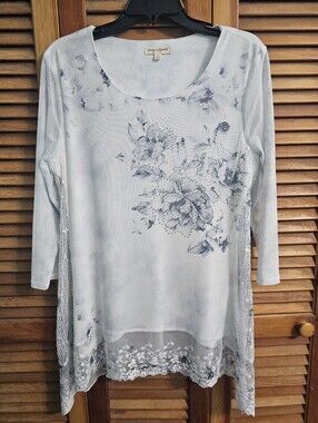 Song n Spirit White & Blue Floral Tunic Top – Size M